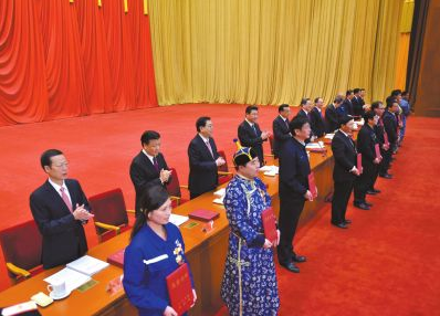 8位仪器仪表劳动模范